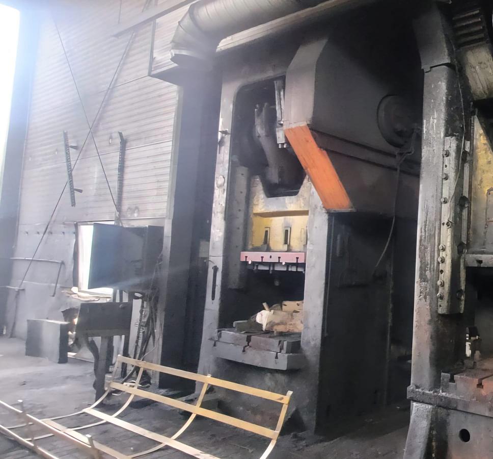 Used 500 tons Press Trimming Smeral LKO500S