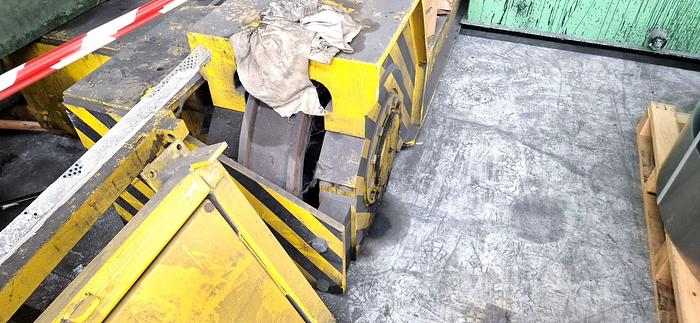 Used 10 tons Manipulator Glama