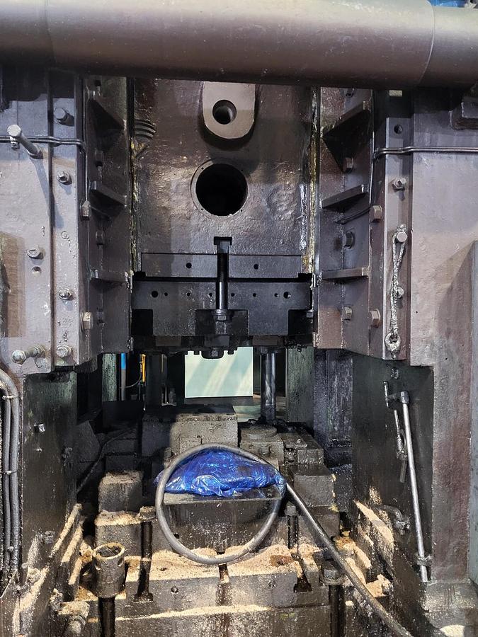 Used 1300 tons Press Hot Forging Hosung HFP-1300