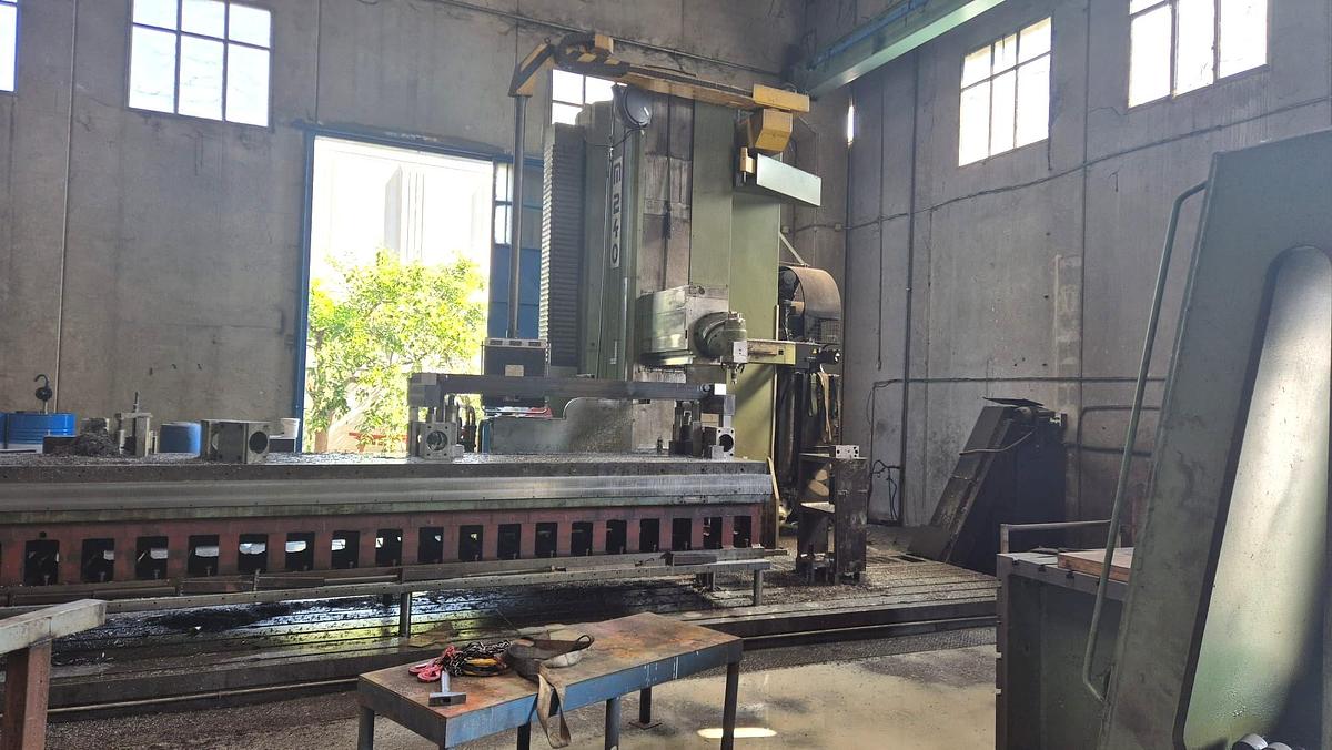 Used Plano Miller CNC Mecof M240A
