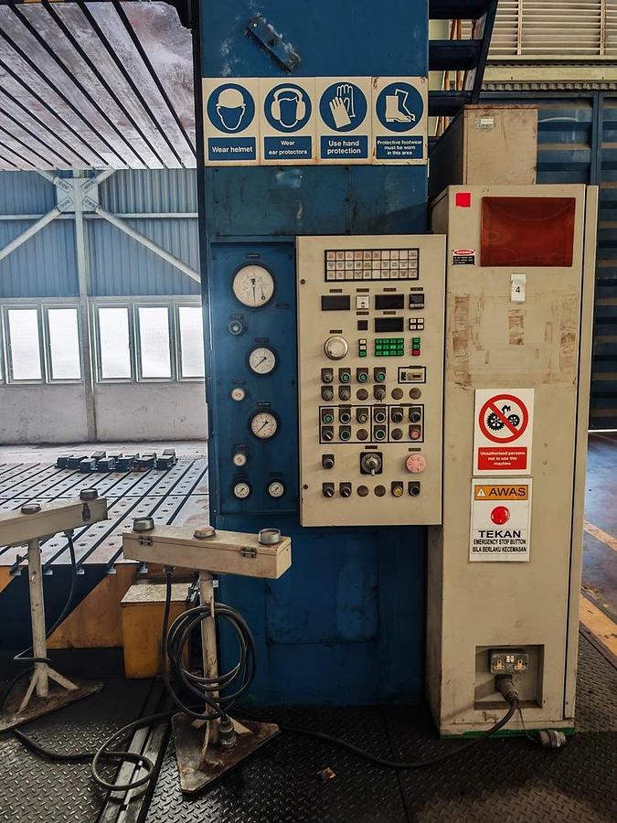 Used 1200 tons Press Sheet Stamping Hydraulic SMG Schuler