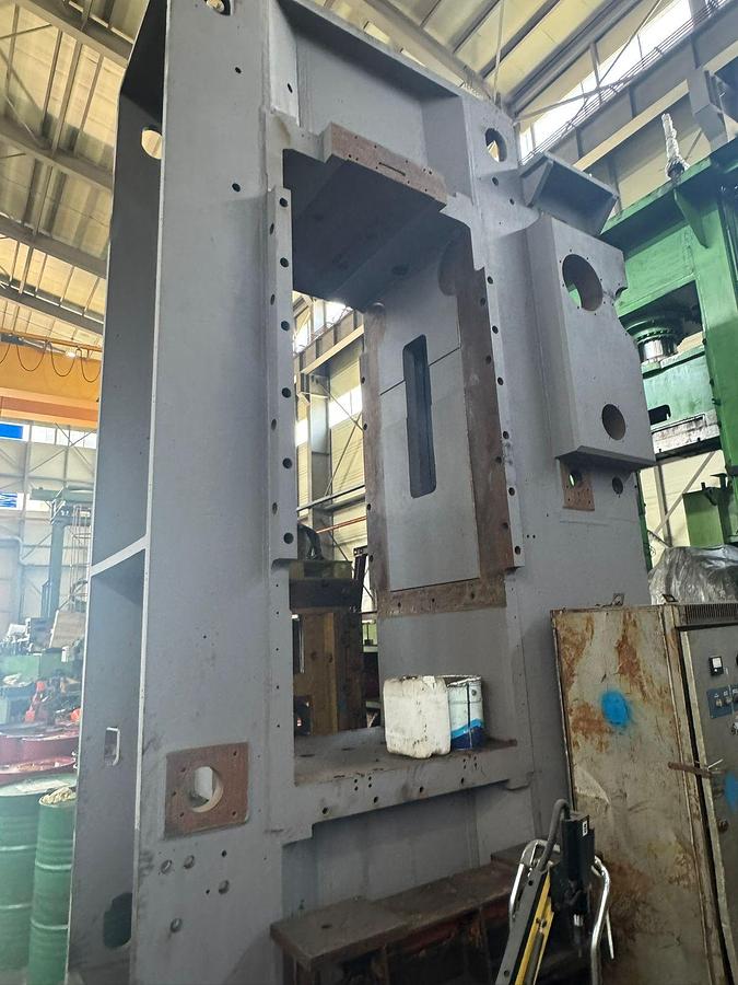 Used 1000 tons Press Knuckle Joint Coining Barnaul, Russia KB8240