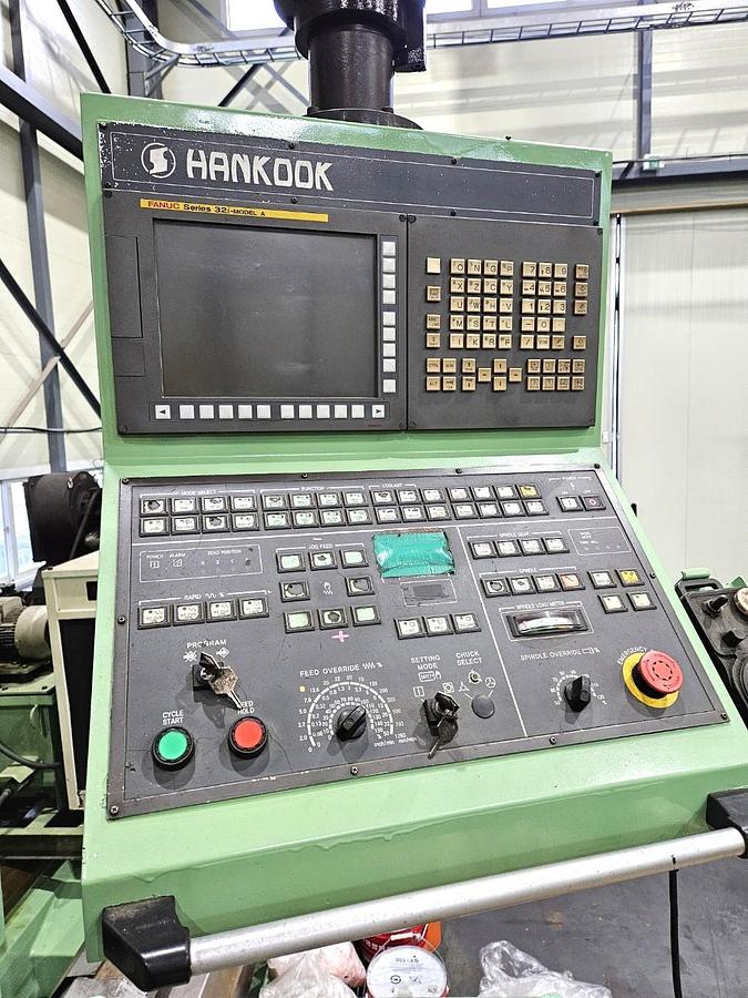 Used Lathe Heavy Duty CNC Hankook Dynaturn-20