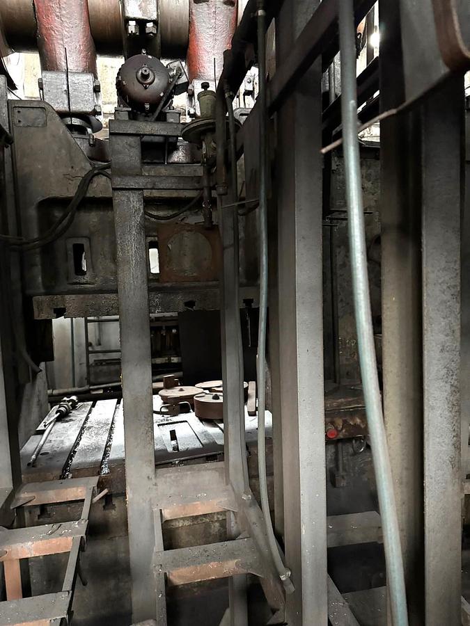 Used 500 tons Press Trimming Smeral LKO500S