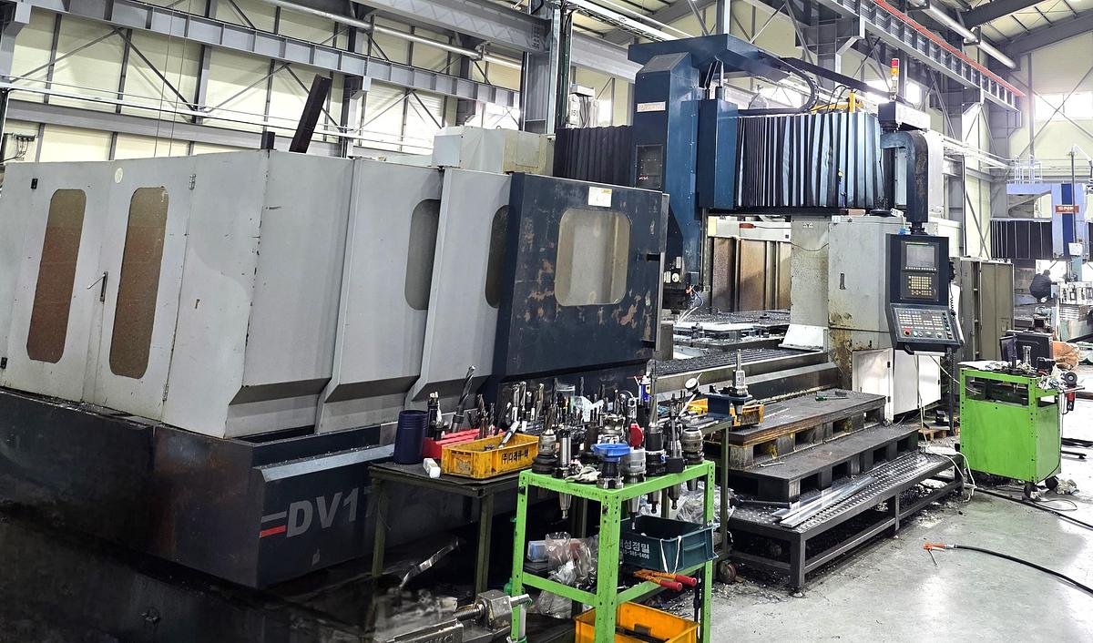 Machining Center Vertical Pinnacle DV-1742