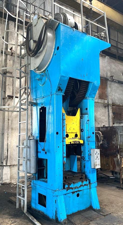 Used 400 tons Press Trimming WMW Erfurt, Germany PKZ400