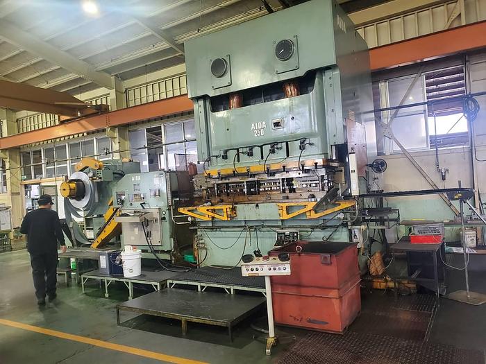 Used 250 tons Press Sheet Stamping Mechanical Aida NC2-250(2)