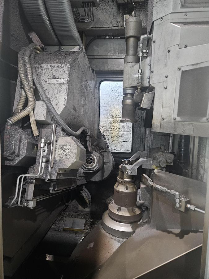 Used Gear Hobbing Machine CNC Hyundai HE-201LM