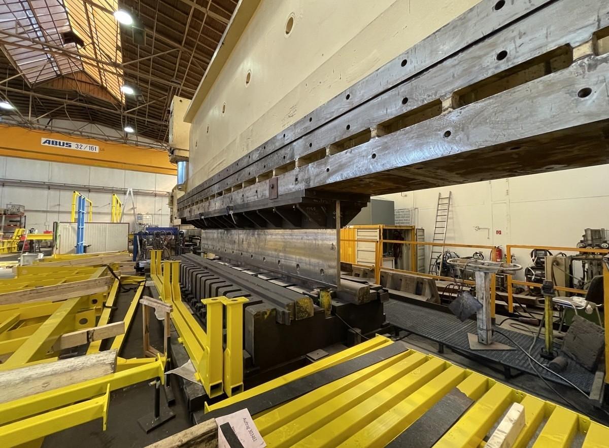 Used 3000 tons Press Brake Hydraulic CNC Aliko 12800 x 3000 to