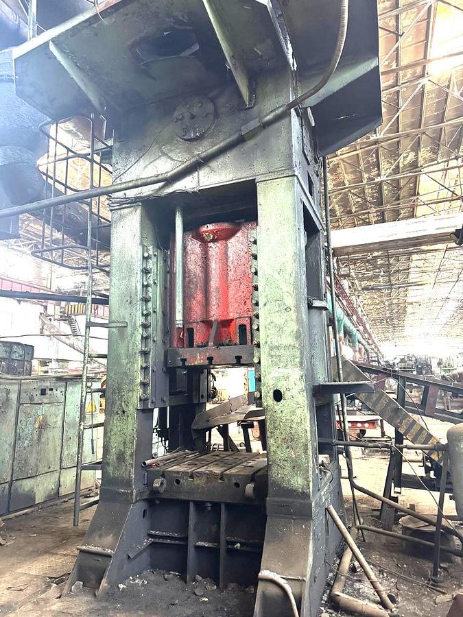 Used 630 tons Press Trimming TMP Voronezh Russia KB9538