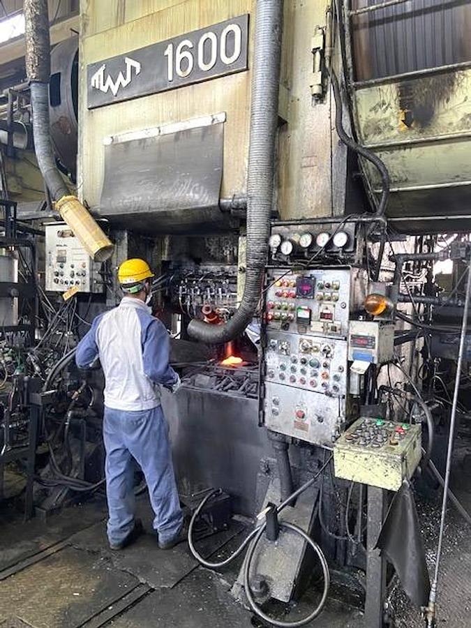 Used 1600 tons Hot Forging Line TMP Voronezh Russia KB8042
