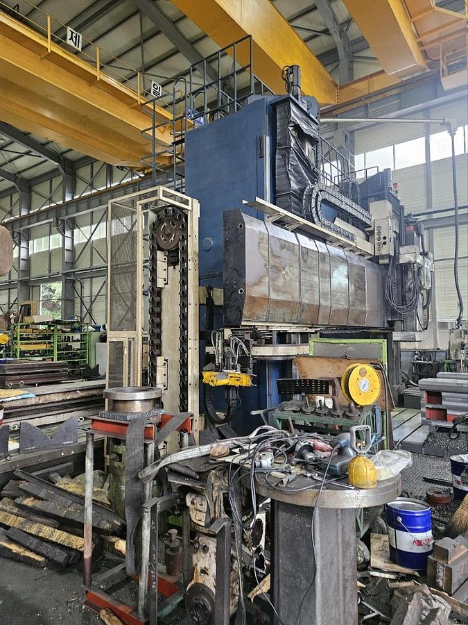 Used Face Machining Center HNK HR30