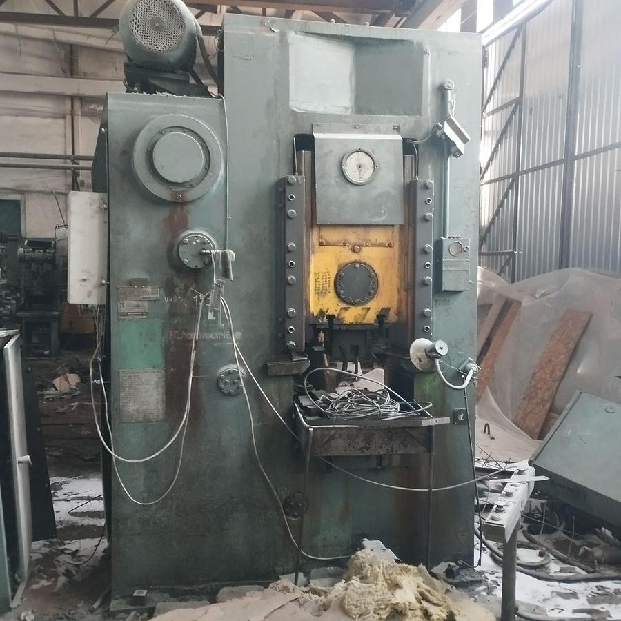 Used 400 tons Press Knuckle Joint Coining Barnaul KB8336