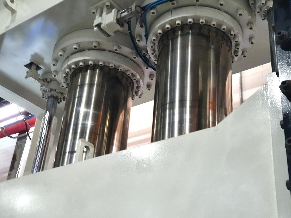 Used 1000 tons Press Sheet Stamping Hydraulic HeungJin HHP1000