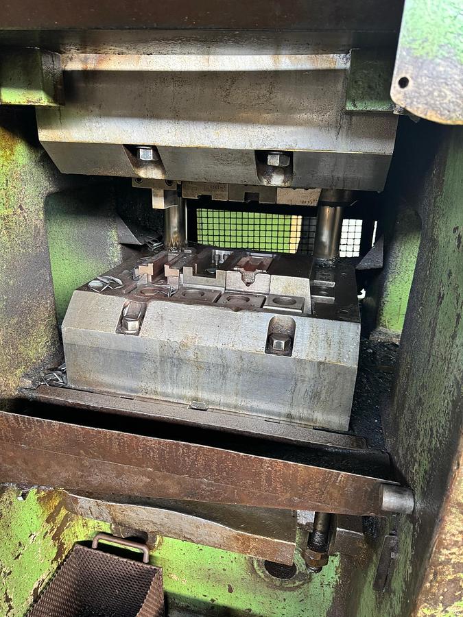 Used 500 tons Press Hot Forging Lamberton