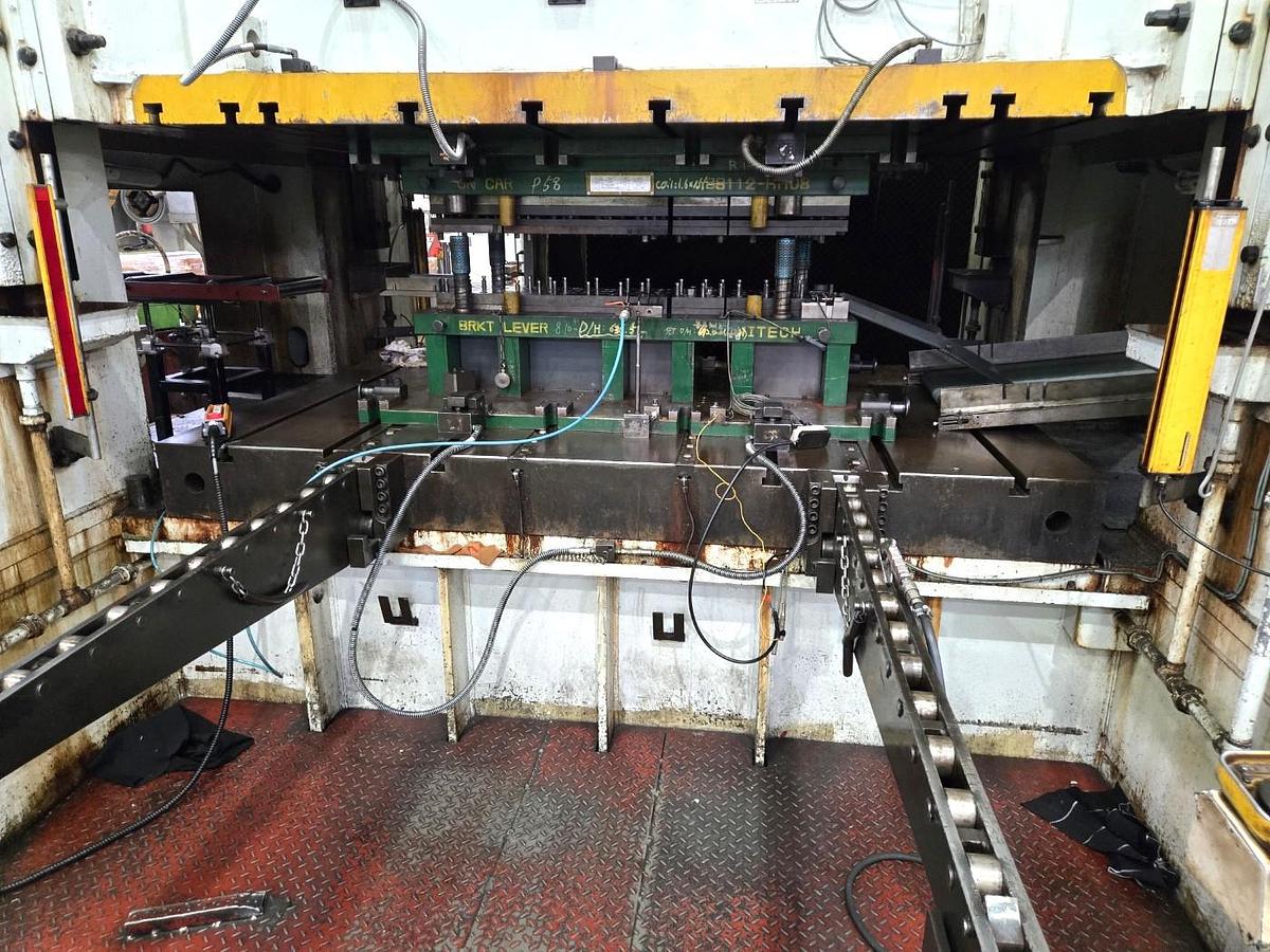 Used 400 tons Press Sheet Stamping Mechanical SIMPAC SL2-400