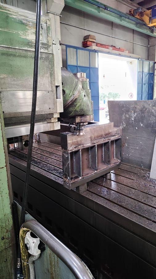 Used Plano Miller CNC Mecof M240A