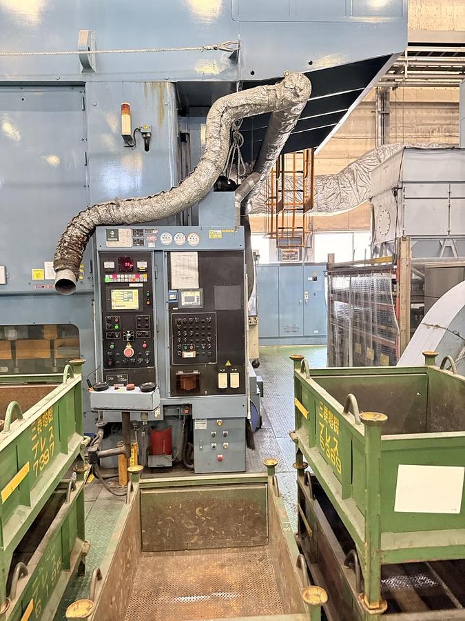 Used 1200 tons Press Cold Forging Aida CFT-1200