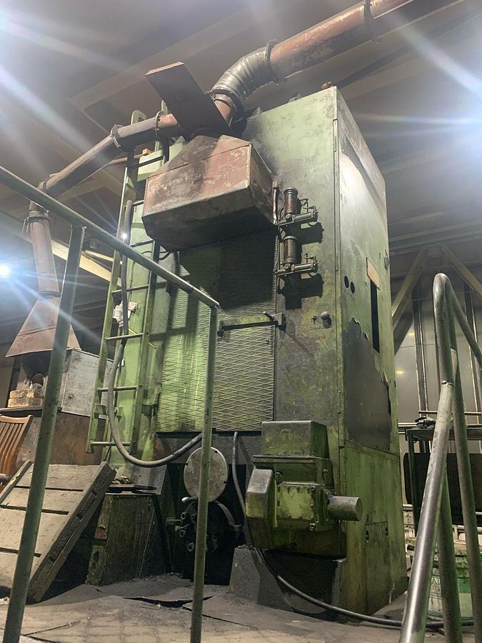 Used 300 tons Press Hot Forging Komatsu MKR300