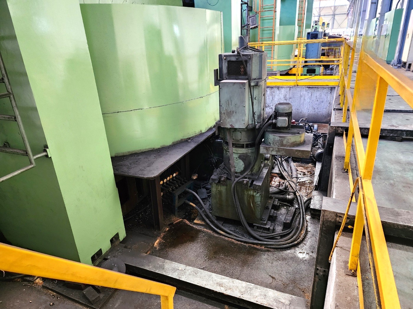 Used Lathe Vertical Turning CNC QIQIHAR (China) DVT500x25/32