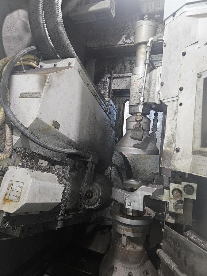 Used Gear Hobbing Machine CNC Hyundai HE-201LM