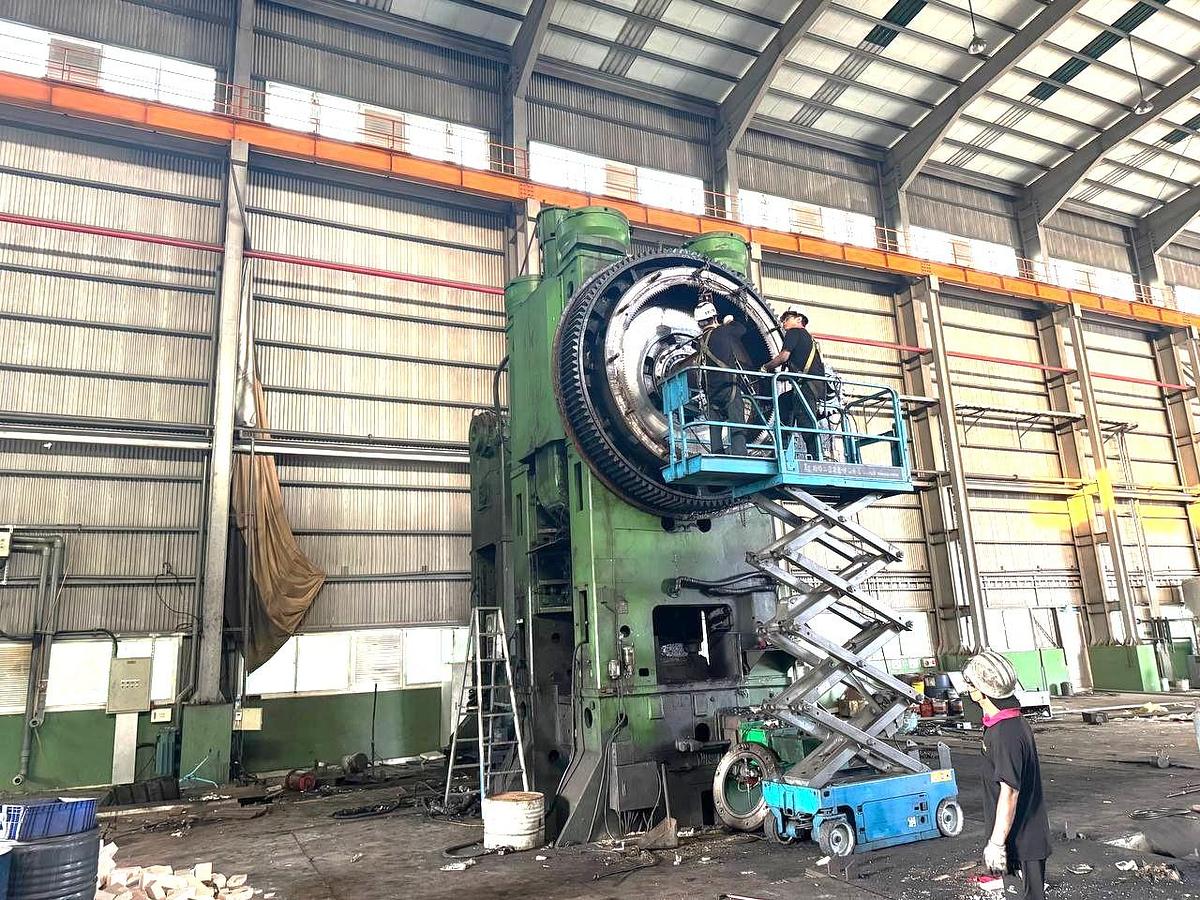 Used 2500 tons Press Hot Forging WMW Erfurt PKXW2500