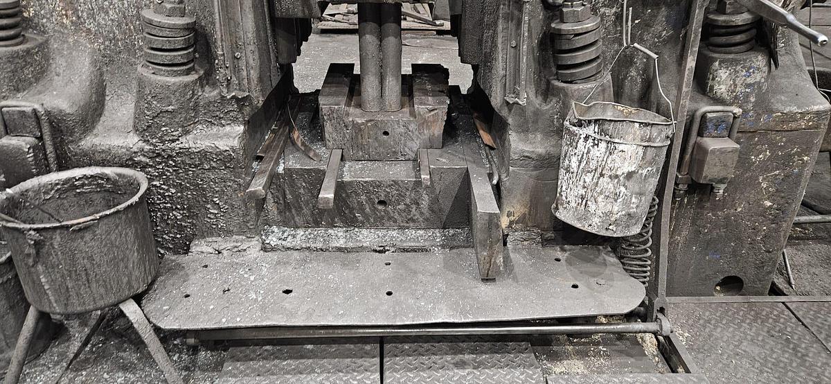 Used 2.5 tons Hammer Forging Pneumatic Huta MPM2000A