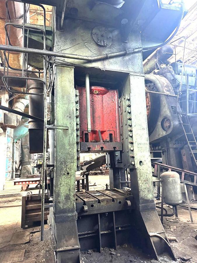 Used 630 tons Press Trimming TMP Voronezh Russia KB9538