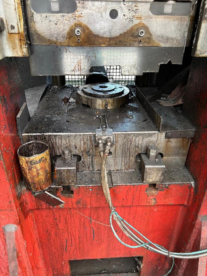 Used 650 tons Press Hot Forging Farina GAS650