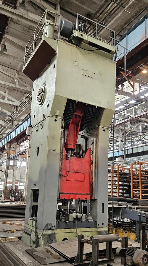 Used 1250 tons Press Trimming WMW Erfurt, Germany PKZE1250