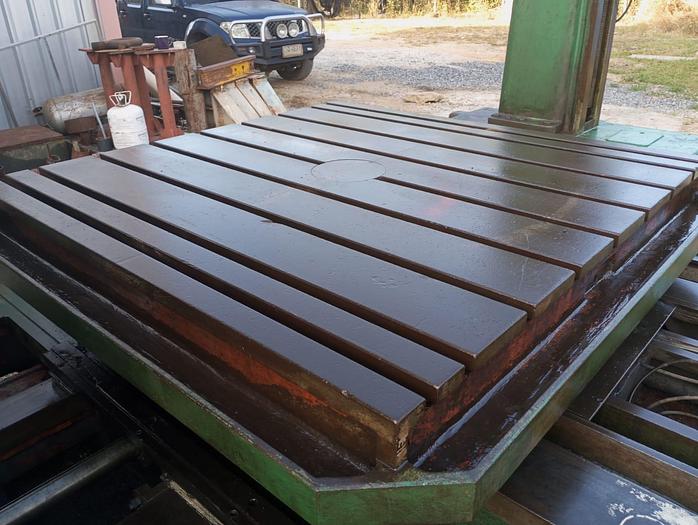 Used Borer Horizontal Table Type Tos W100