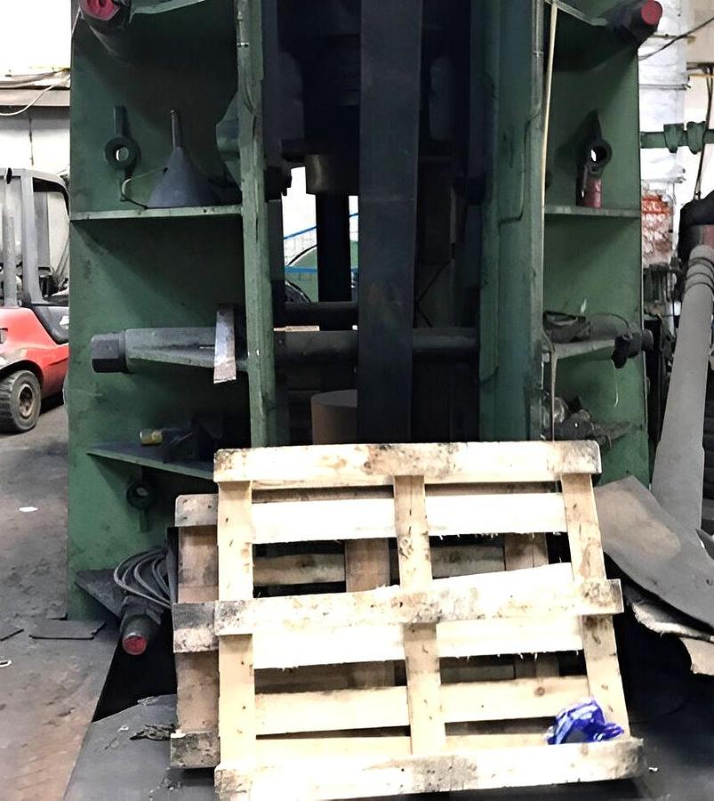 Used 16 tons Hammer Counterblow Beche DGH16