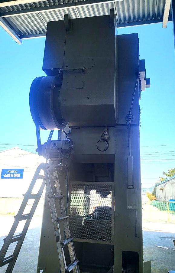 Used 630 tons Press Knuckle Joint Coining Komatsu LIC630