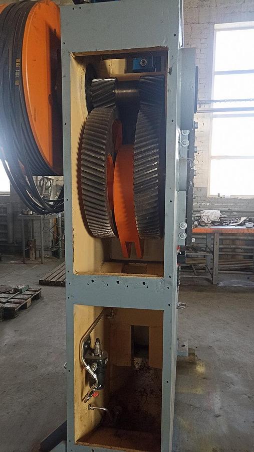 Used 400 tons Press Knuckle Joint Coining Barnaul KB8336