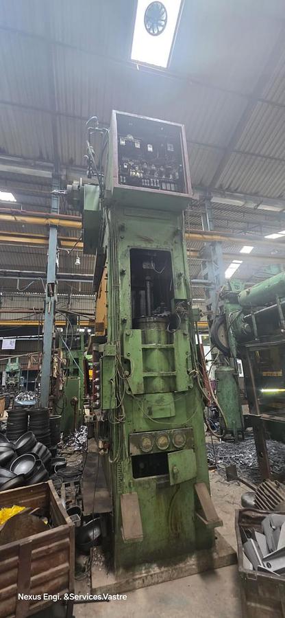 Used 300 tons Press Trimming Wilkins & Mitchell