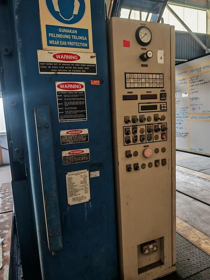 Used 1800 tons Press Die Spotting Hydraulic Kojima PDH-1800