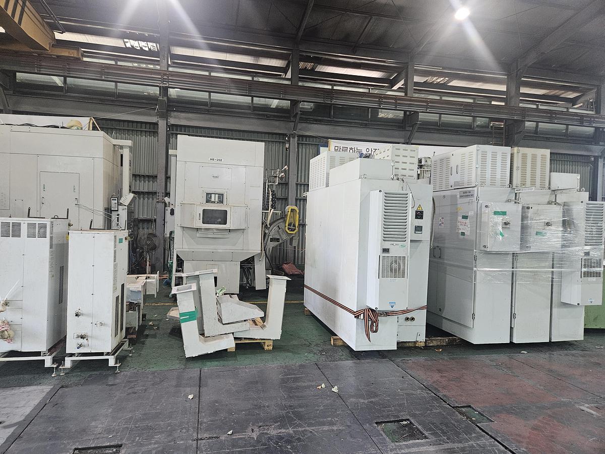 Used Gear Hobbing Machine CNC Hyundai HE-201LM