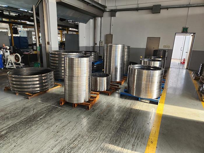 Used Kohchiyama CNC Gear Cutting & Turning Machine SH-55