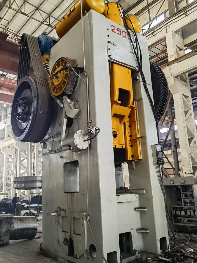 Used 1600 tons Press Hot Forging Yadon MP-1600G