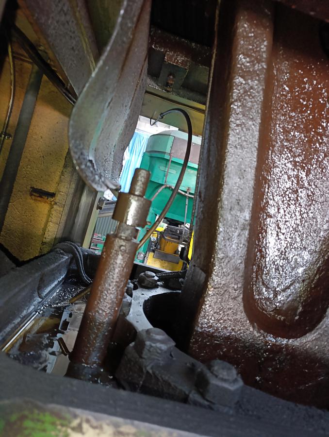 Used 400 tons Press Trimming TMP Voronezh Russia KA2536