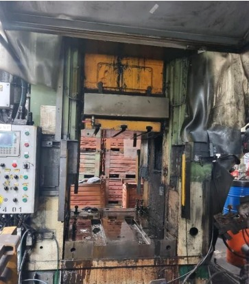 Used 500 tons Press Trimming WMW Erfurt PE-1-U-500