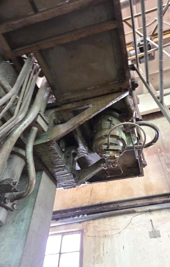 Used 630 tons Press Sheet Stamping Hydraulic Dnepropress PB7738