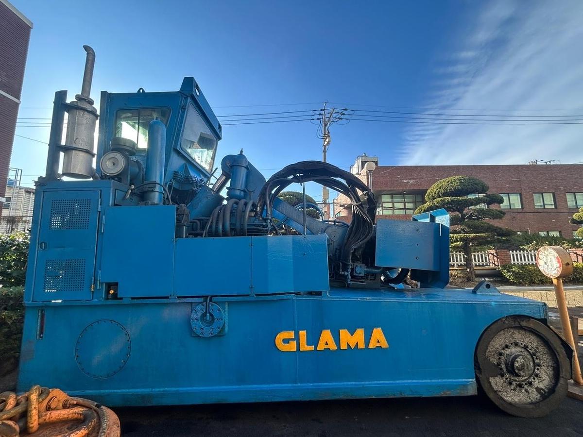 Used 2011 Glama