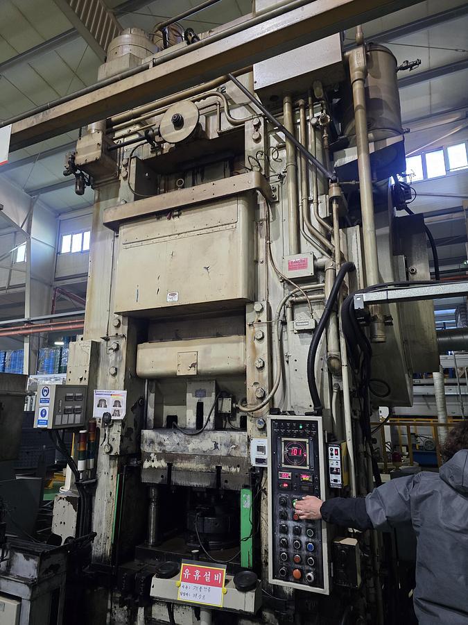 Used 1000 tons Press Cold Forging Minster 90-1000
