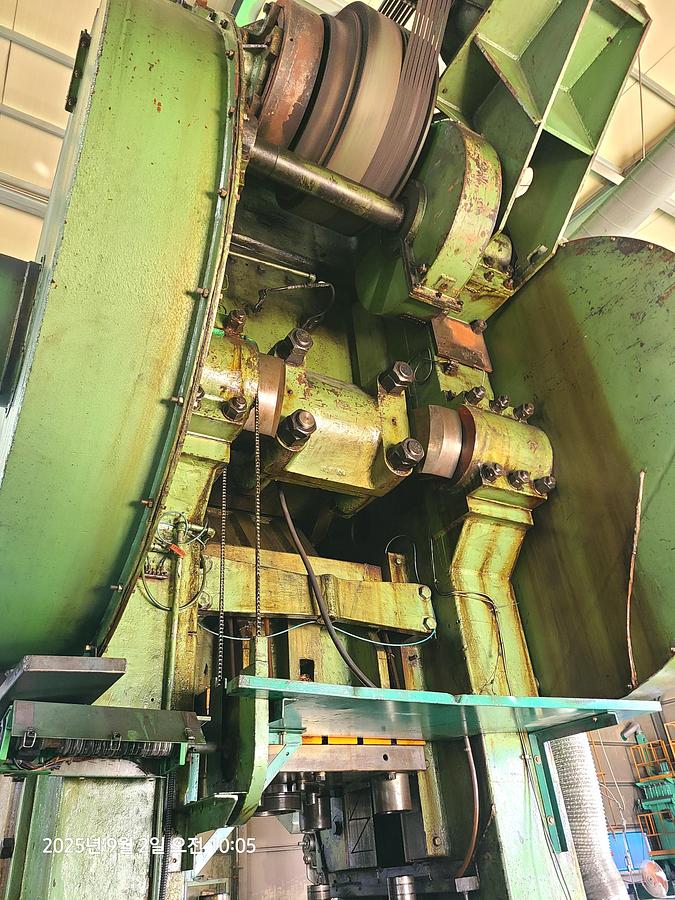 Refurbished 1000 tons Press Knuckle Joint Coining Cleveland