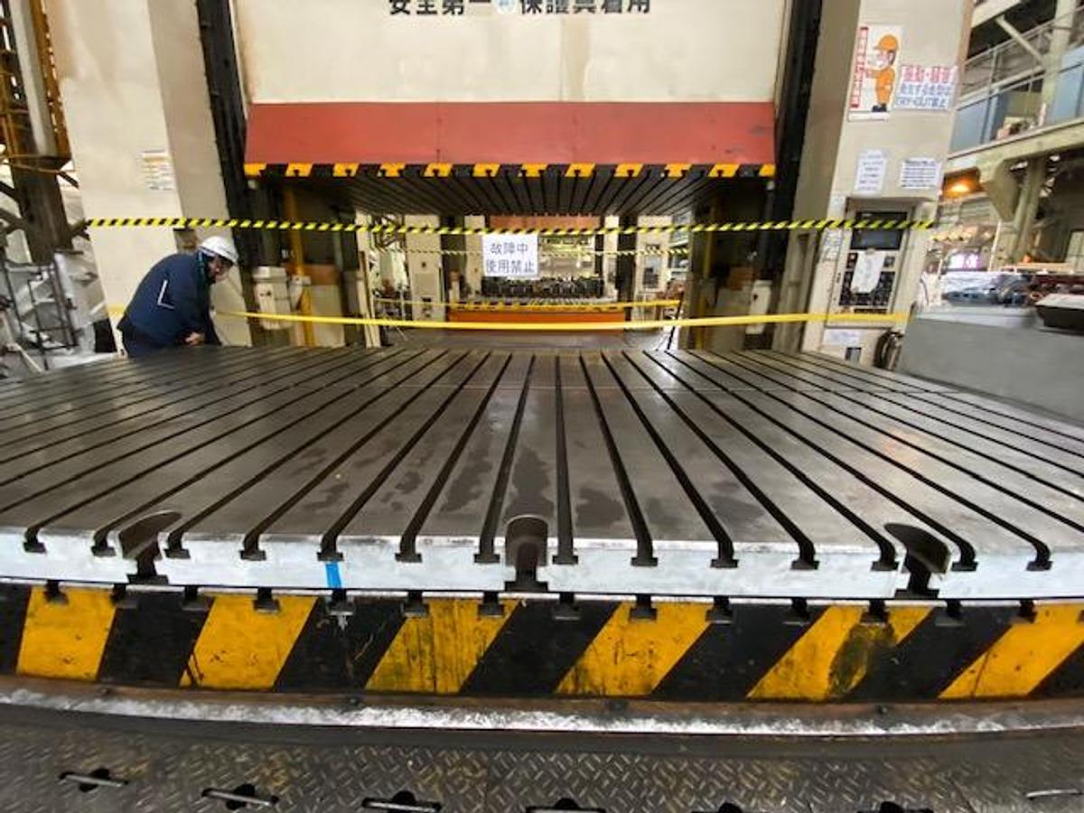 Used 1000 tons Press Sheet Stamping Hydraulic Ogihara