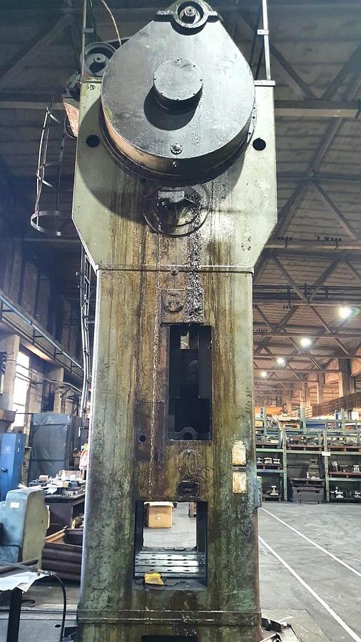 Used 400 tons Press Trimming WMW Erfurt, Germany PKZ400
