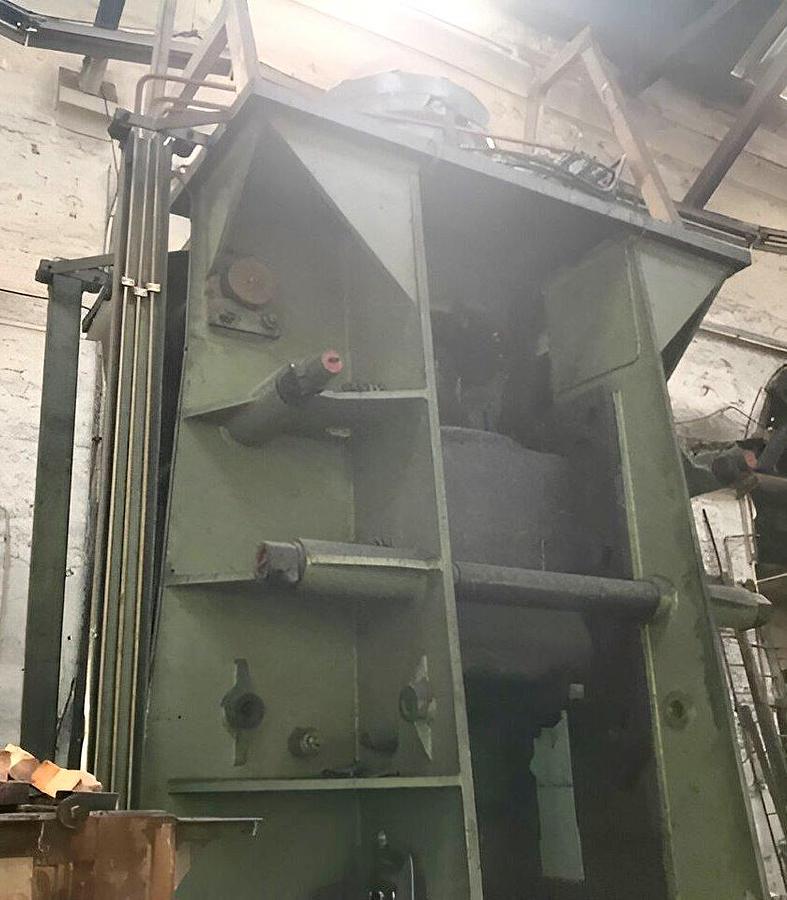 Used 16 tons Hammer Counterblow Beche DGH16
