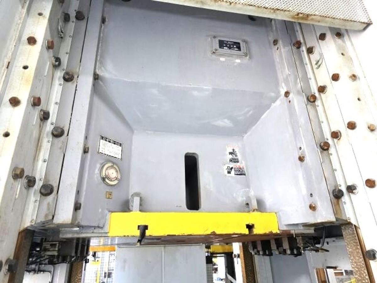 Used 300 tons Press Forging Hydraulic Amada SS-300S