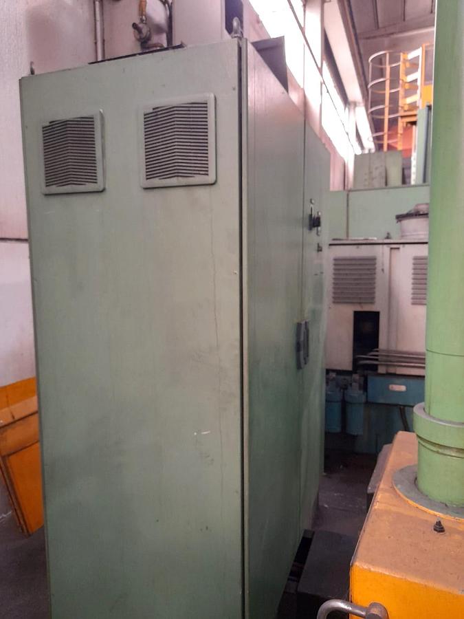 Used Lathe Vertical Turning Tos SKJ20A